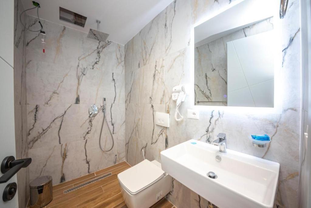 Hesperus Hotel Орикум Екстериор снимка