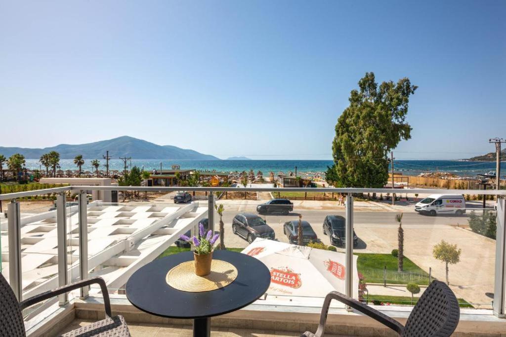 Hesperus Hotel Орикум Екстериор снимка