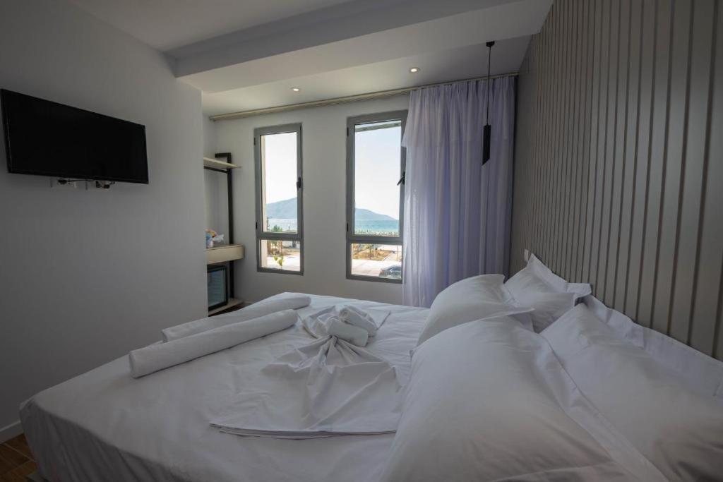 Hesperus Hotel Орикум Екстериор снимка