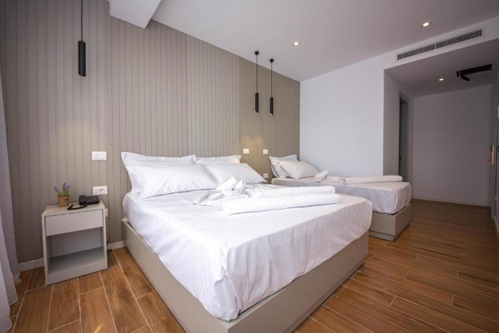 Hesperus Hotel Орикум Екстериор снимка